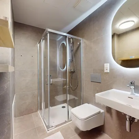 Апартаменты Downtown W King Size Bed And Ac