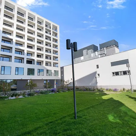 Downtown W King Size Bed And Ac