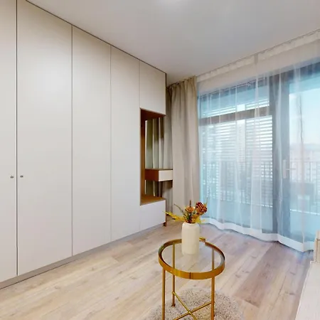Апартаменты Downtown W King Size Bed And Ac Братислава